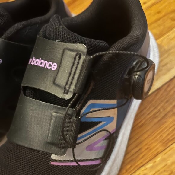 New Balance Kids' Shoes (size 13.5) - Picture 1 of 3